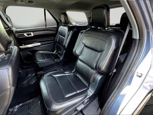Certified 2021 Ford Explorer XLT w/ Equipment Group 202A image 26