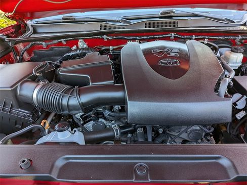 Used 2019 Toyota Tacoma Limited image 25