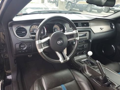 Used 2010 Ford Mustang GT Premium image 9
