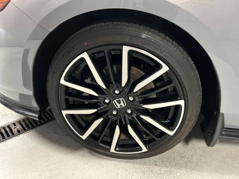 Used 2023 Honda Accord Touring image 9