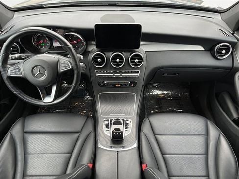 Used 2019 Mercedes-Benz GLC 300 4MATIC image 11