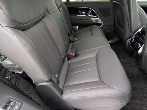 New 2026 Land Rover Range Rover Long Wheelbase SE image 21