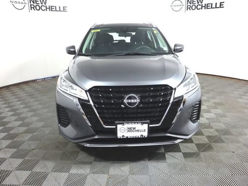 Used 2023 Nissan Kicks SV FWD image 2