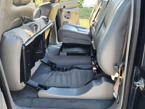 Used 2005 Chevrolet Avalanche LS w/ Preferred Equipment Group image 23