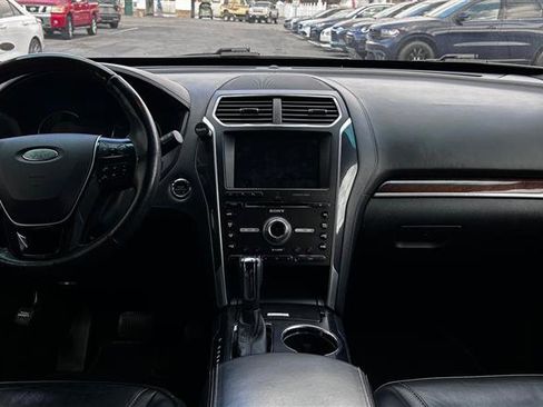 Used 2016 Ford Explorer Platinum image 9