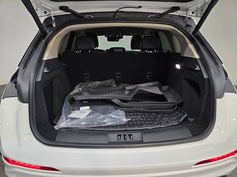 New 2026 Lincoln Corsair Premiere image 9