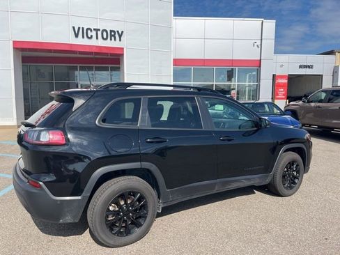 Used 2023 Jeep Cherokee Altitude Lux image 4