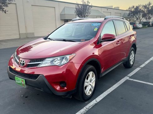 Used 2015 Toyota RAV4 LE image 3