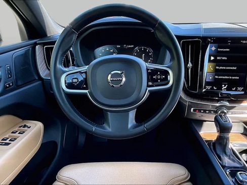 Used 2021 Volvo XC60 T5 Inscription w/ Protection Package FWD image 5