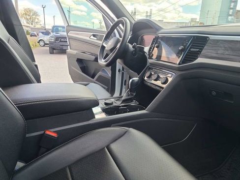Used 2023 Volkswagen Atlas Cross Sport SE AWD/4WD image 18