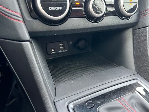 Used 2023 Subaru Crosstrek 2.0i Premium w/ Special Edition image 28