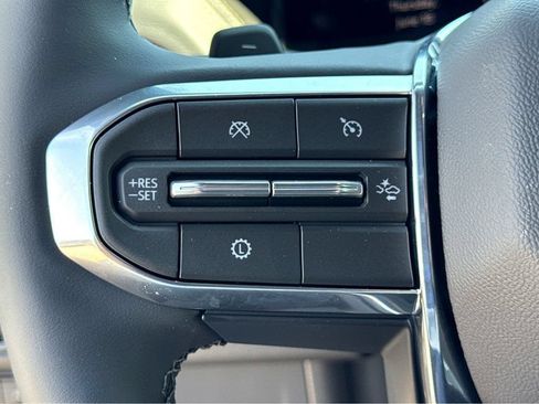 New 2026 GMC Yukon XL Elevation w/ LPO, Get Active Package AWD/4WD image 17