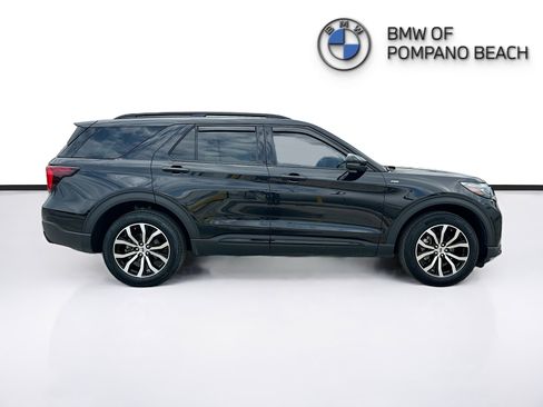 Used 2025 Ford Explorer ST-Line AWD/4WD image 8