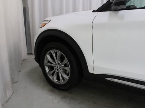 Used 2023 Ford Explorer XLT w/ Equipment Group 202A AWD/4WD image 31