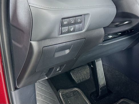 Used 2026 Toyota Highlander Platinum AWD/4WD image 10