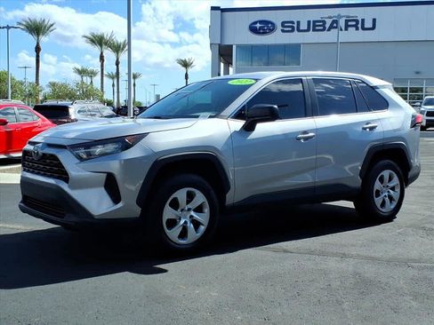 Used 2022 Toyota RAV4 LE image 3