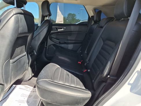 Used 2022 Ford Edge SEL image 12