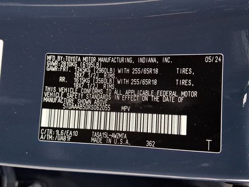 Certified 2024 Toyota Grand Highlander XLE image 28