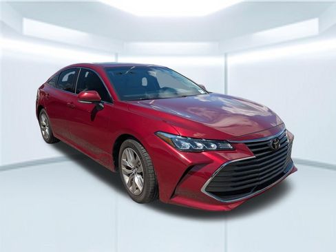 Used 2019 Toyota Avalon XLE w/ Moonroof Package FWD image 3