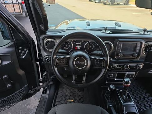 Used 2019 Jeep Wrangler Unlimited Sport image 13