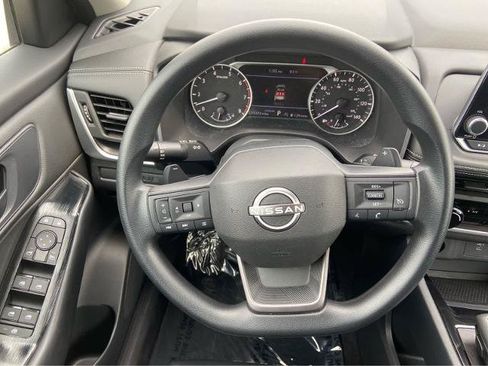 Used 2025 Nissan Rogue S FWD image 20