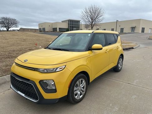 Used 2020 Kia Soul LX image 7