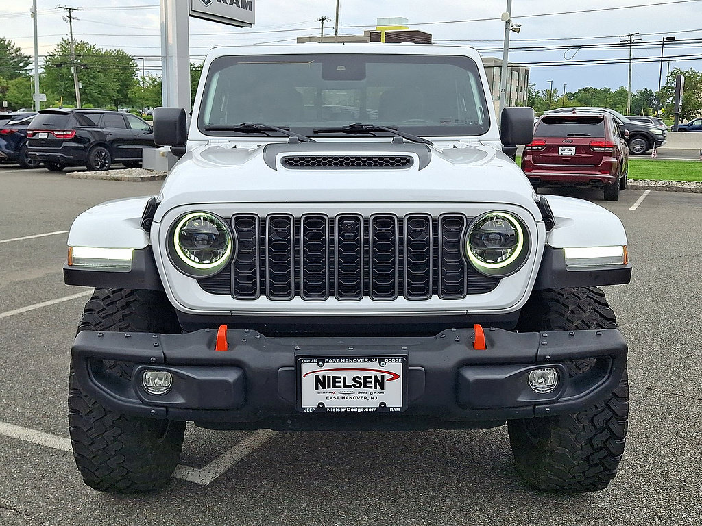 Used 2025 Jeep Gladiator Mojave AWD/4WD image 35