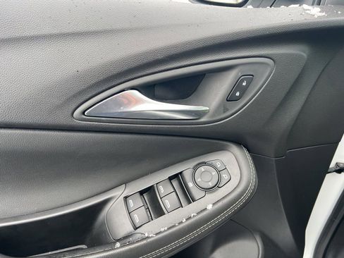 Used 2025 Buick Encore GX Preferred image 9