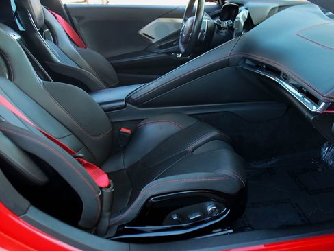 Used 2020 Chevrolet Corvette Stingray Premium Cpe w/ 3LT Preferred Equipment Group image 20