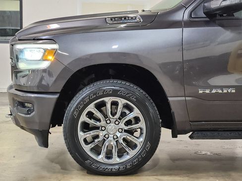 Used 2024 RAM 1500 Laramie AWD/4WD image 5