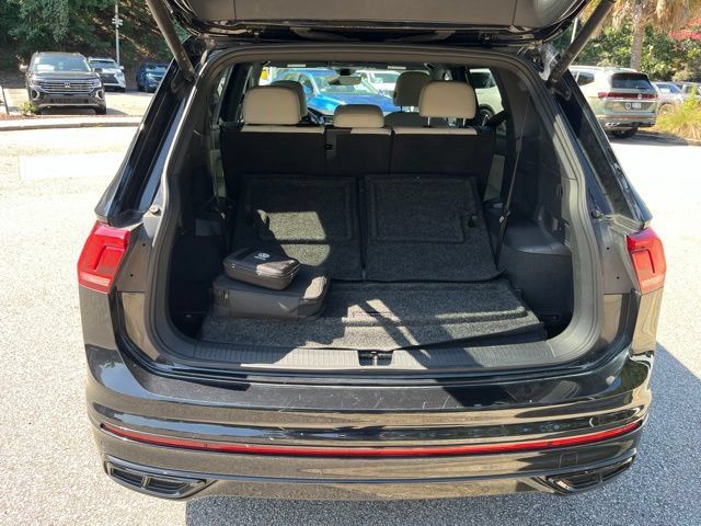Used 2024 Volkswagen Tiguan SE R-Line FWD image 35