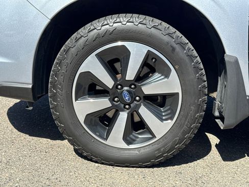 Used 2017 Subaru Forester 2.5i w/ Alloy Wheel Package image 4