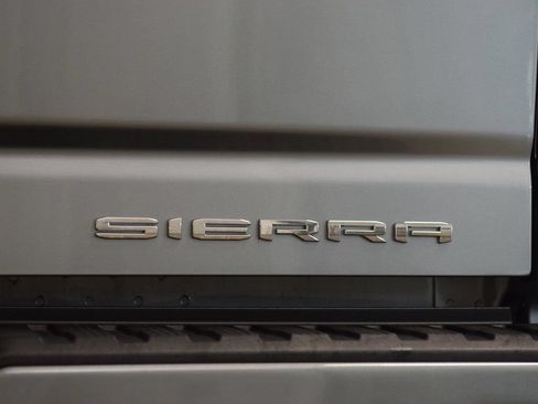 Used 2024 GMC Sierra 2500 Denali w/ Denali Reserve Package AWD/4WD image 24