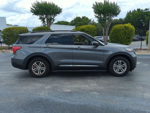 Used 2022 Ford Explorer XLT RWD image 4