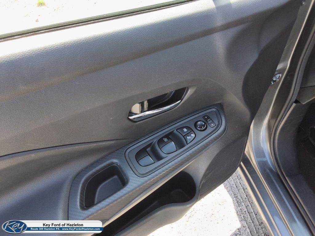 Used 2025 Nissan Versa SV FWD image 18