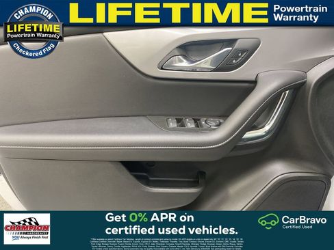 Used 2025 Chevrolet Blazer LT FWD image 23