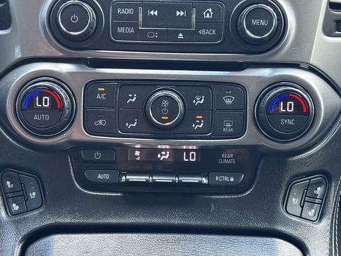 Used 2019 Chevrolet Suburban Premier image 24