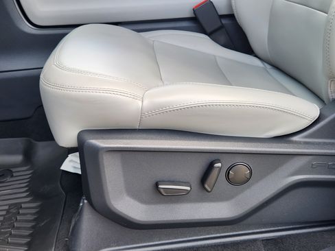 New 2026 Ford Expedition Active RWD image 17