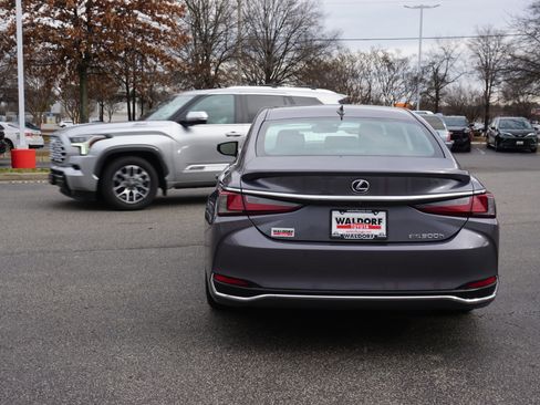 Used 2021 Lexus ES 300h w/ Premium Package image 5