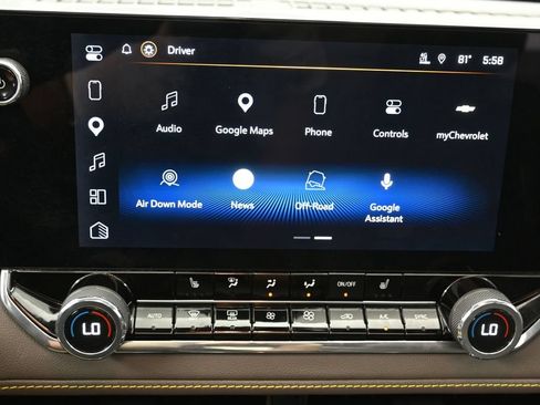 Used 2024 Chevrolet Colorado ZR2 w/ Technology Package AWD/4WD image 26