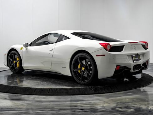 Used 2015 Ferrari 458 Italia Coupe image 9