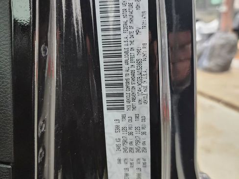 Used 2018 Jeep Wrangler Unlimited Sport image 40