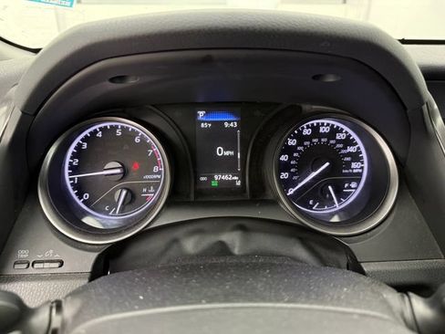 Used 2022 Toyota Camry SE FWD image 13