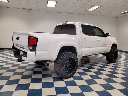 Used 2018 Toyota Tacoma SR5 image 7