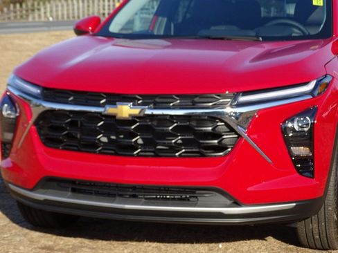 New 2026 Chevrolet Trax LT w/ LT Convenience Package image 25