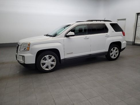 Used 2017 GMC Terrain SLE w/ Convenience Package image 2