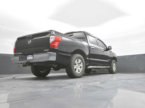 Used 2017 Nissan Titan SV AWD/4WD image 34