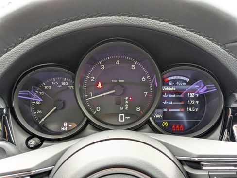 Certified 2026 Porsche Macan AWD/4WD image 16