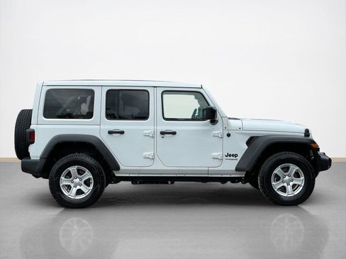 Used 2022 Jeep Wrangler Unlimited Sport w/ Sun And Sound Package AWD/4WD image 9