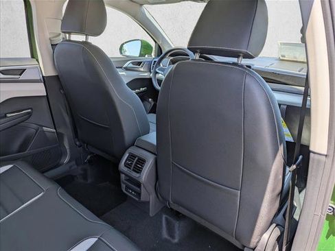 New 2026 Volkswagen Taos SEL AWD/4WD image 30